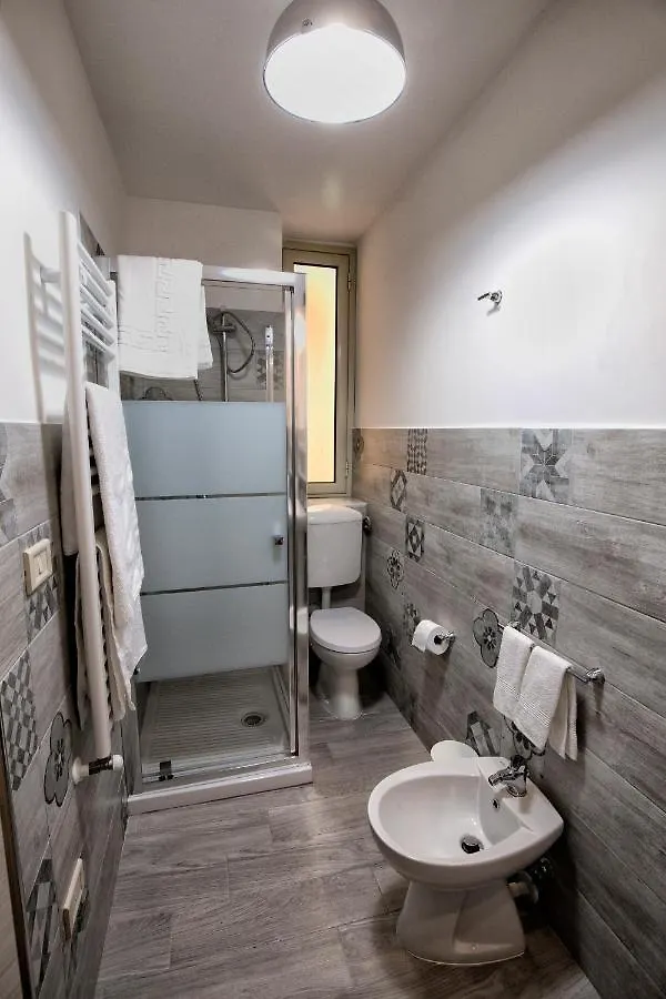 Garden House: Apartments And Rooms For Holidays Palermo Bed & Breakfast