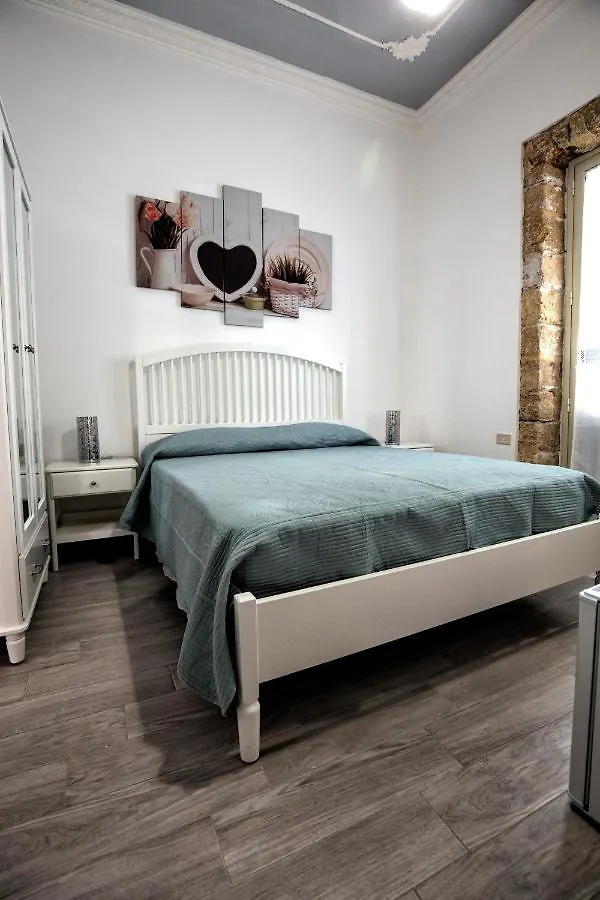 Garden House: Apartments And Rooms For Holidays Palermo