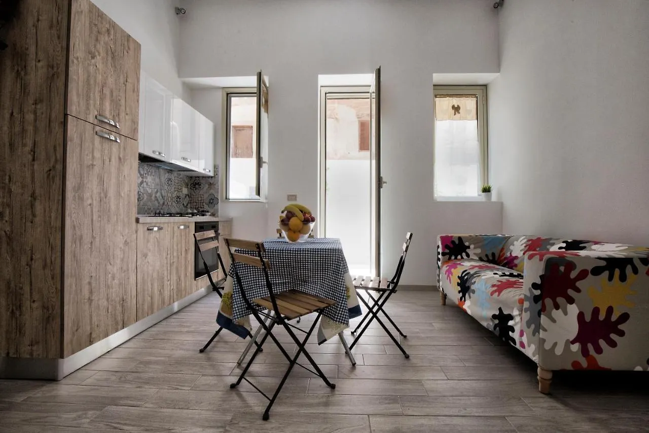 פלרמו Garden House: Apartments And Rooms For Holidays 2*,