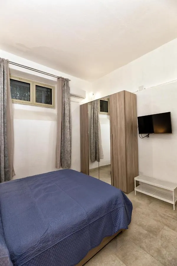Garden House: Apartments And Rooms For Holidays Palermo