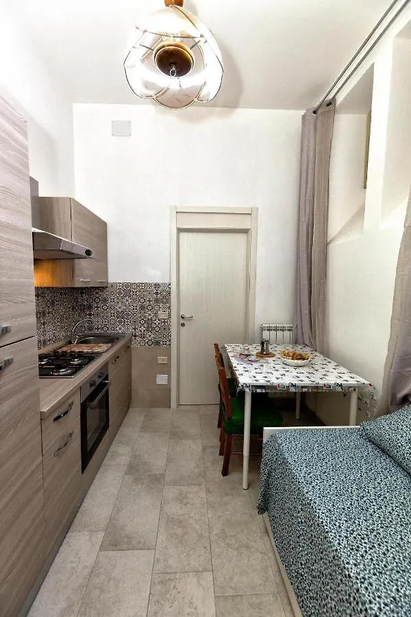 Garden House: Apartments And Rooms For Holidays Palermo 2*,