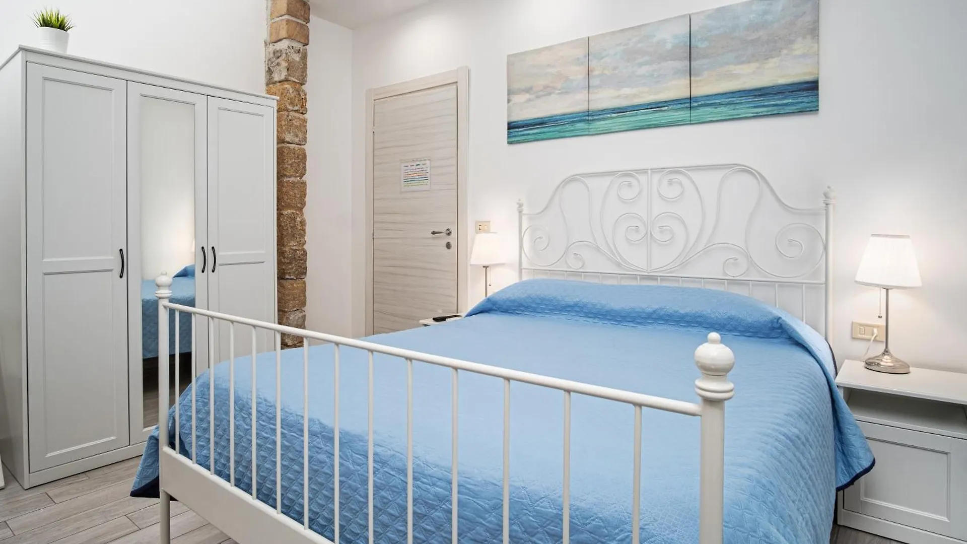 Bed & Breakfast Garden House: Apartments And Rooms For Holidays Palermo