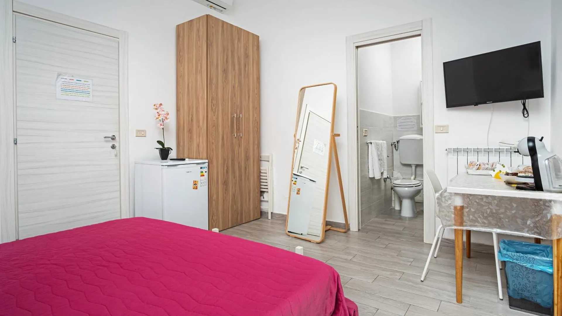 Garden House: Apartments And Rooms For Holidays Palermo Bed & Breakfast