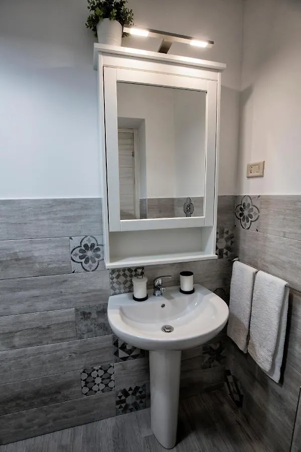 Garden House: Apartments And Rooms For Holidays Palermo Italien