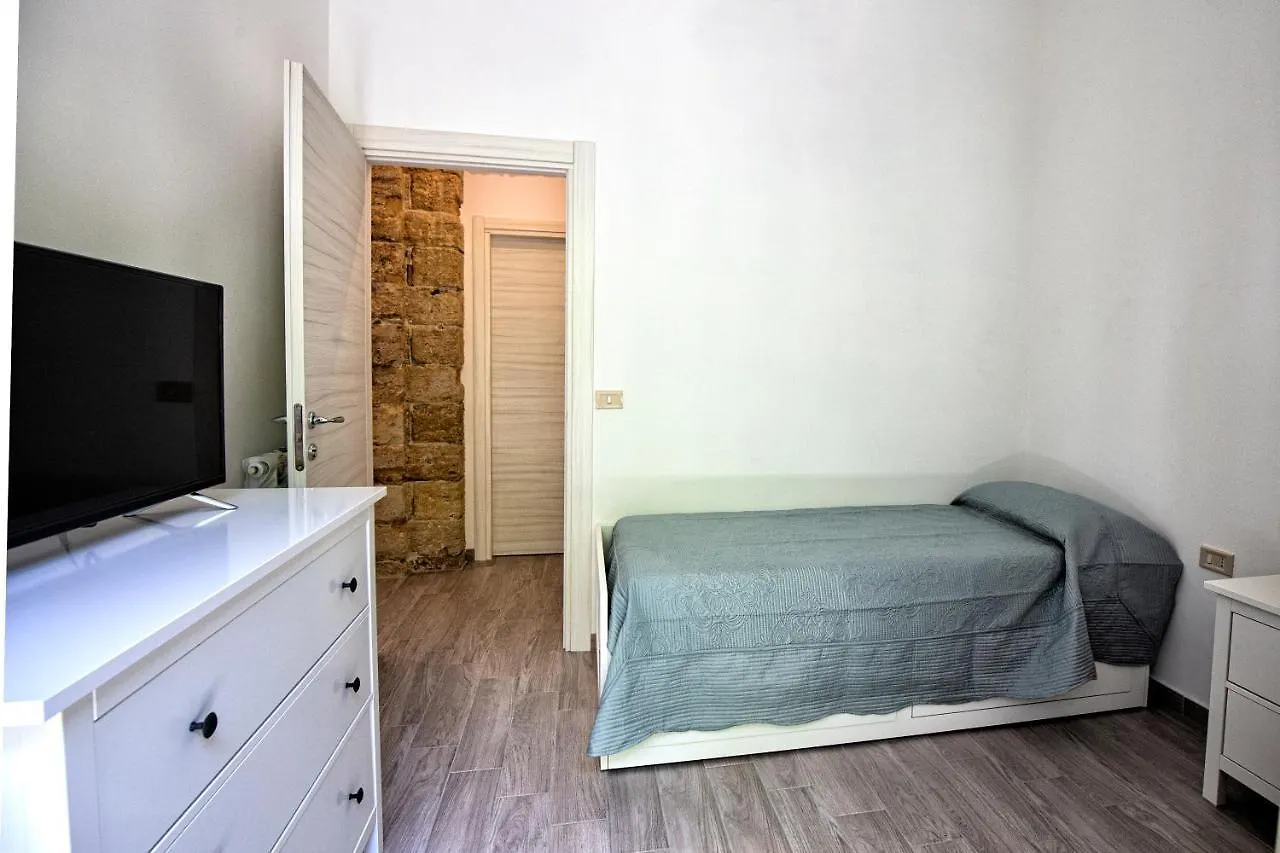 Garden House: Apartments And Rooms For Holidays Palermo