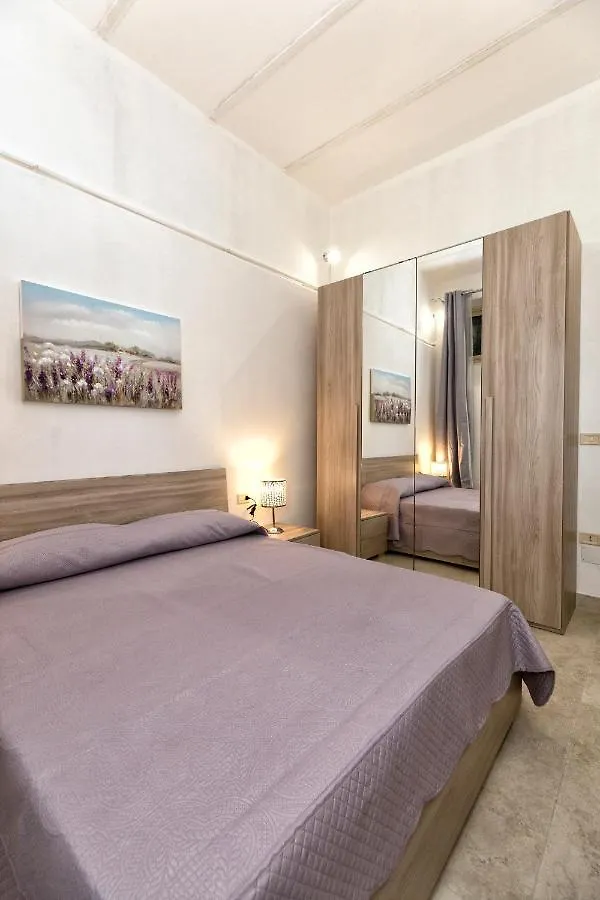 Garden House: Apartments And Rooms For Holidays Palermo 2*,  Italia