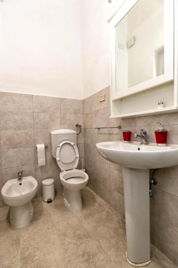 Garden House: Apartments And Rooms For Holidays Palermo Italia