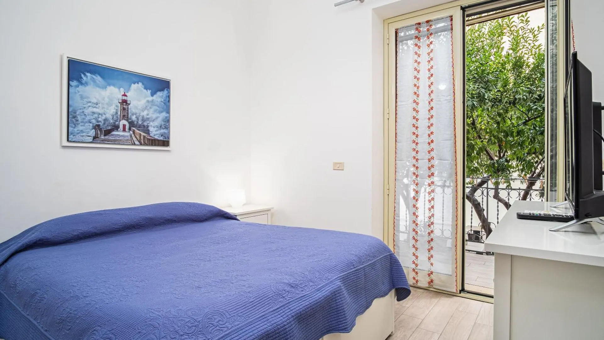Frühstückspension Garden House: Apartments And Rooms For Holidays Palermo
