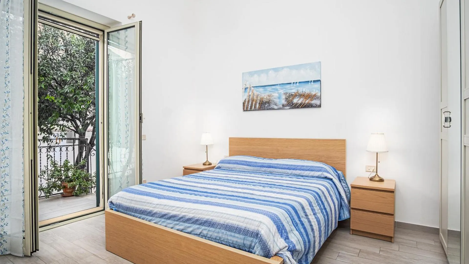 Garden House: Apartments And Rooms For Holidays Palermo Italien