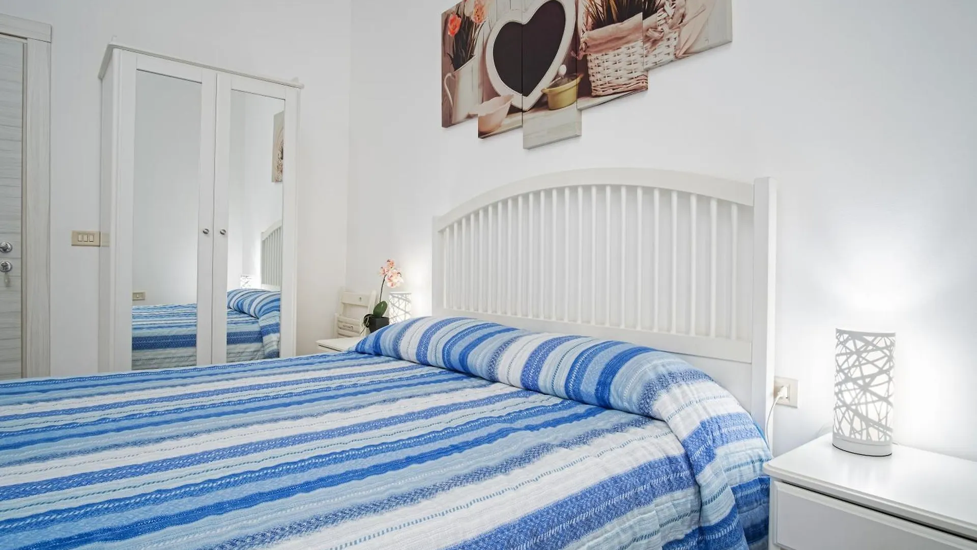 Garden House: Apartments And Rooms For Holidays Palermo Frühstückspension